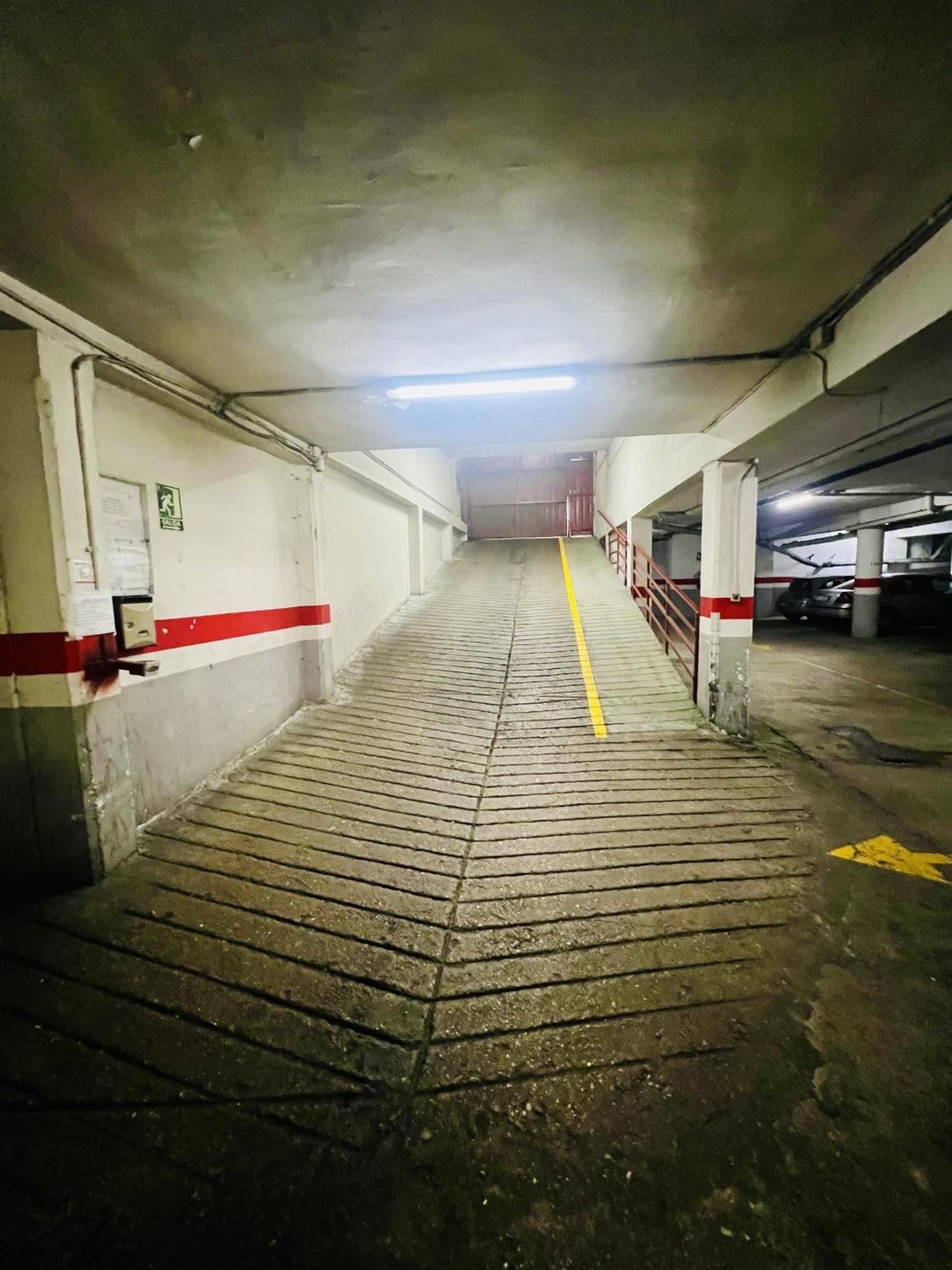 A Orillas Del Pilar Con Parking 萨拉戈萨 外观 照片