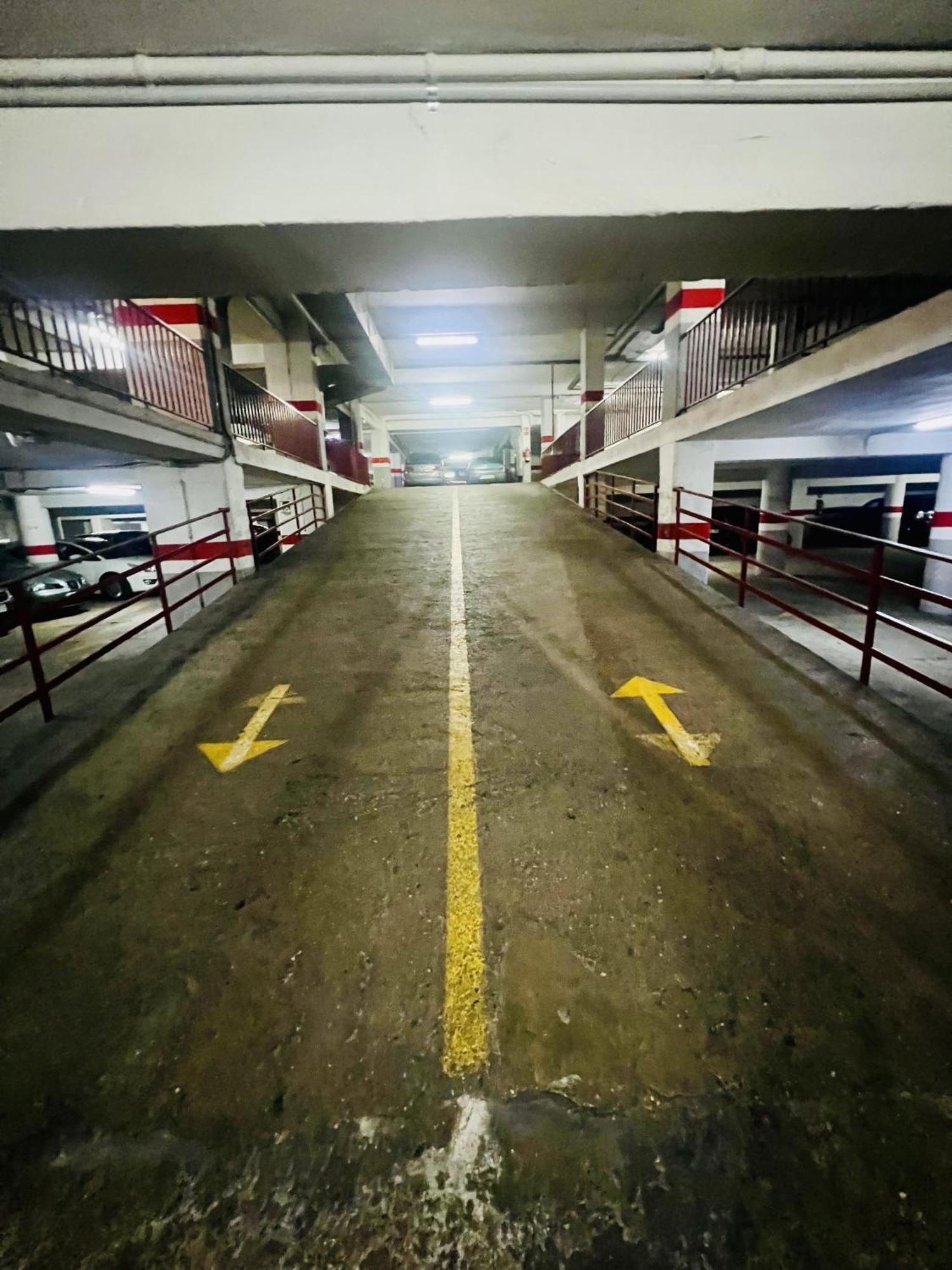 A Orillas Del Pilar Con Parking 萨拉戈萨 外观 照片