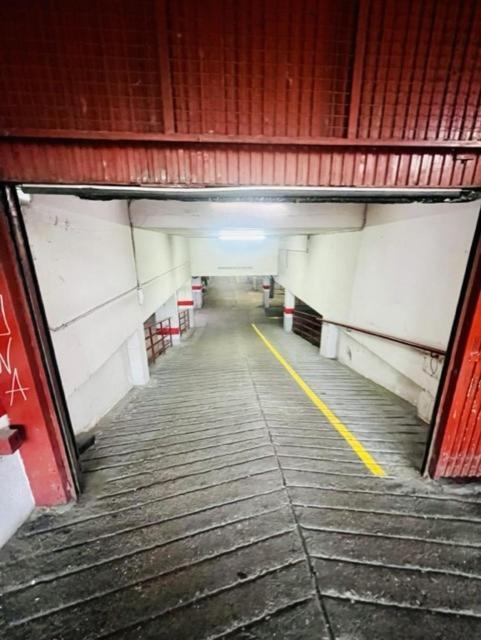 A Orillas Del Pilar Con Parking 萨拉戈萨 外观 照片